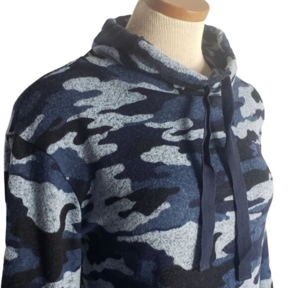 Kenneth Cole Reaction Womens camo Funnel Neck pullover - Picture 10 of 16